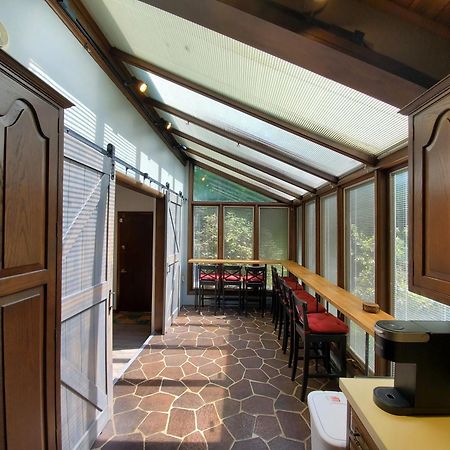 Walk To Pool & Beach - Spacious Gateway, Hot Tub, Game Room Pocono Country Place Exterior photo