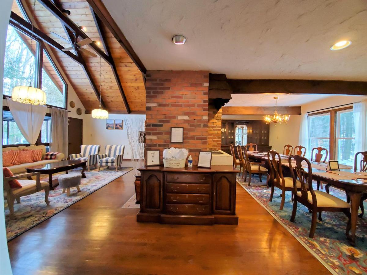 Walk To Pool & Beach - Spacious Gateway, Hot Tub, Game Room Pocono Country Place Exterior photo