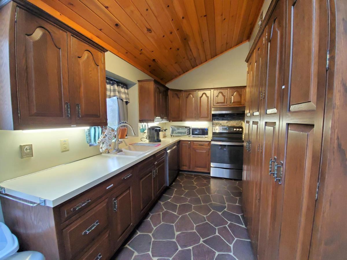 Walk To Pool & Beach - Spacious Gateway, Hot Tub, Game Room Pocono Country Place Exterior photo