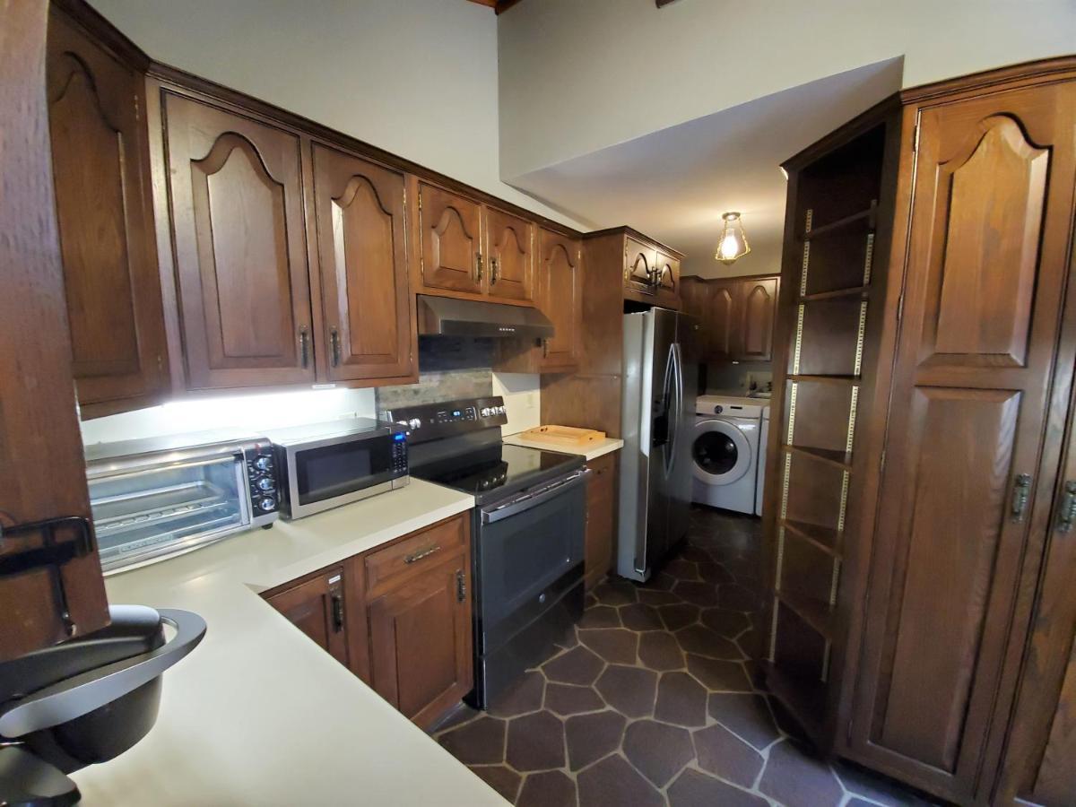Walk To Pool & Beach - Spacious Gateway, Hot Tub, Game Room Pocono Country Place Exterior photo